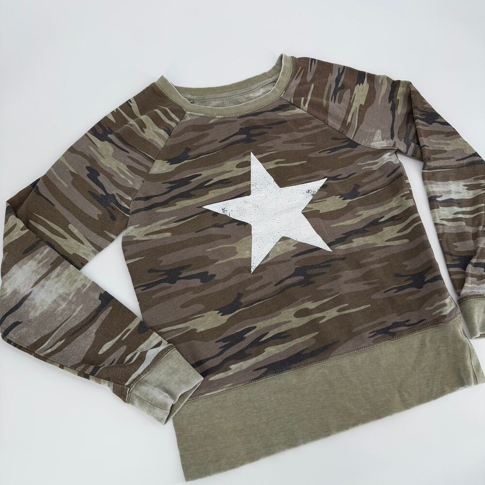 Grayson Threads Camo Star Sweatshirt Modern W Size Small Green Camouflage Top